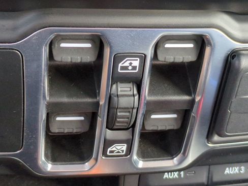 Used 2022 Jeep Wrangler Unlimited Sport image 22