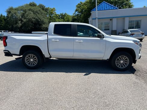 Used 2023 Chevrolet Colorado LT AWD/4WD image 4
