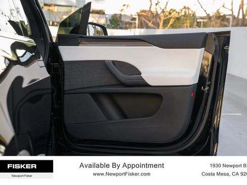 Used 2022 Tesla Model X image 33