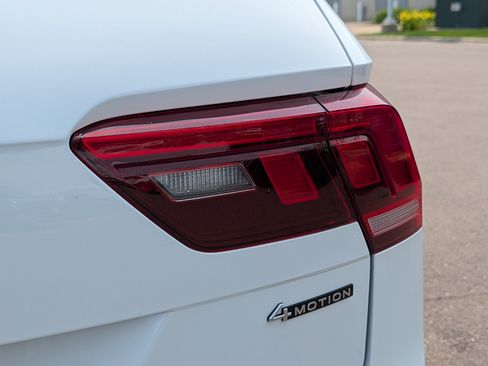 Certified 2022 Volkswagen Tiguan SE AWD/4WD image 17