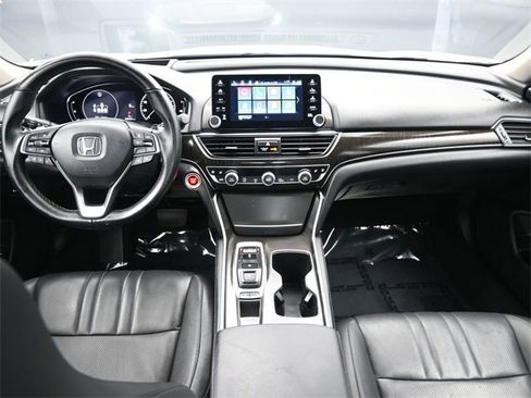 Certified 2022 Honda Accord Touring image 9