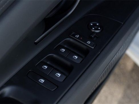 New 2025 Hyundai Elantra SEL image 18