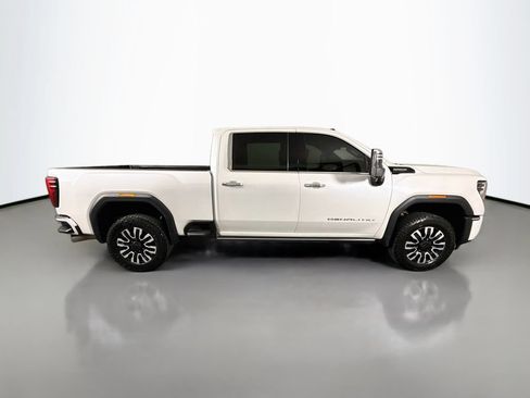 Used 2024 GMC Sierra 2500 Denali Ultimate AWD/4WD image 8