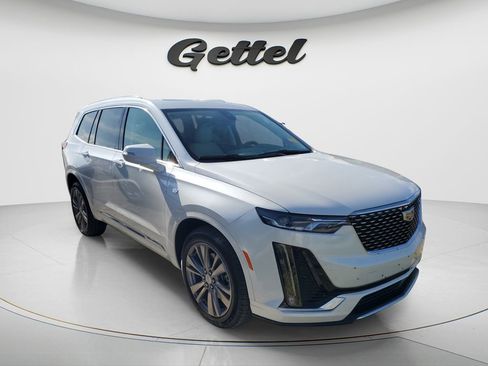 Used 2024 Cadillac XT6 Premium Luxury AWD/4WD image 2