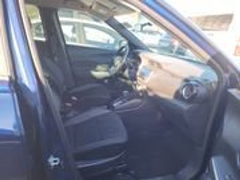 Used 2019 Nissan Kicks SV image 3