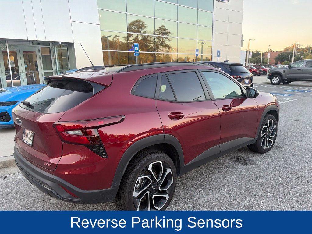 Used 2025 Chevrolet Trax RS w/ Sunroof Package FWD image 5