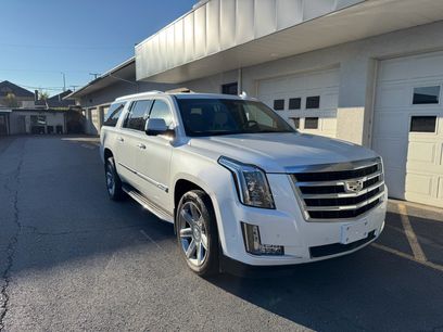 Used 2018 Cadillac Escalade ESV Premium Luxury