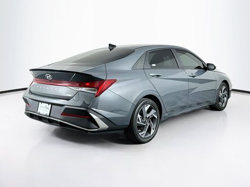 Used 2025 Hyundai Elantra SEL FWD image 9