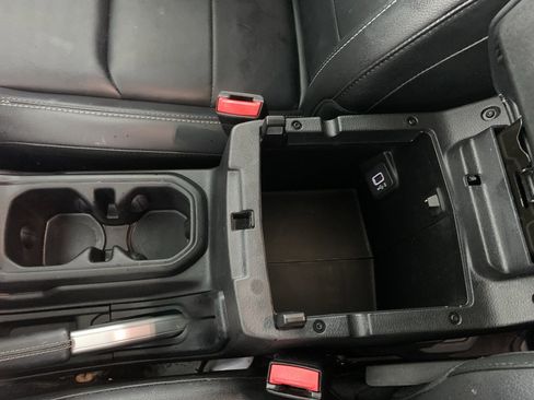 Used 2022 Jeep Wrangler Unlimited Sahara w/ Cold Weather Group image 29