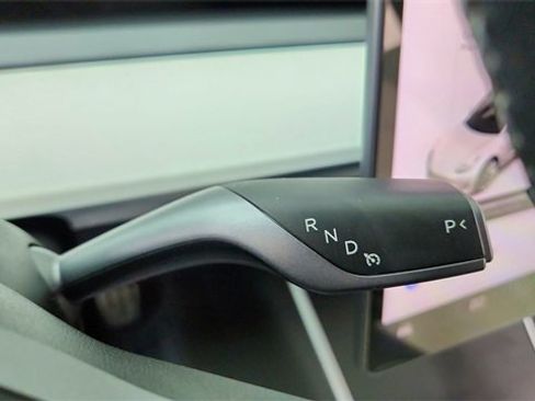 Used 2019 Tesla Model 3 Standard Range Plus image 41