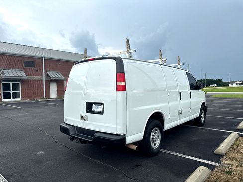 Used 2017 Chevrolet Express 2500 image 5