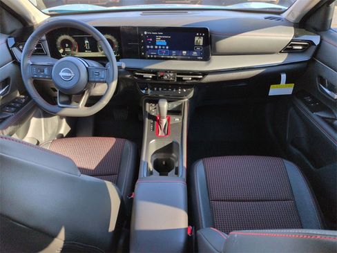 New 2026 Nissan Kicks SR w/ Cold Weather Package image 15