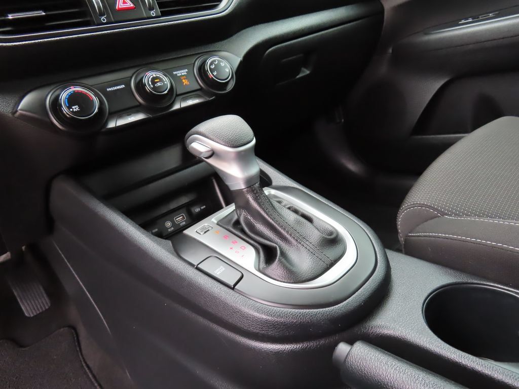 Used 2021 Kia Forte LXS FWD image 17