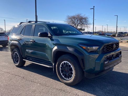 Used 2025 Toyota 4Runner TRD Off-Road image 2
