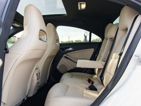 Used 2015 Mercedes-Benz CLA 250 image 27