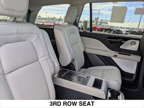 New 2026 Lincoln Aviator Reserve w/ Luxury Package RWD image 13