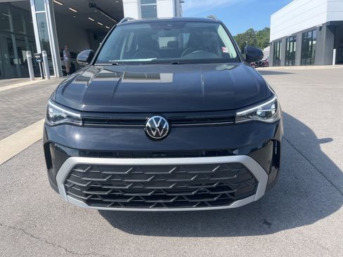 New 2026 Volkswagen Taos SE FWD image 2