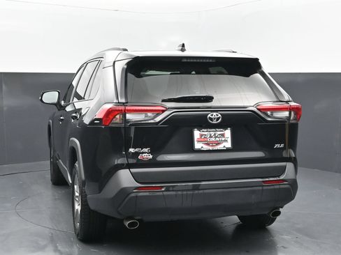 Used 2025 Toyota RAV4 XLE FWD image 4
