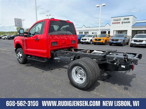New 2026 Ford F350 XLT w/ XLT Value Package AWD/4WD image 3