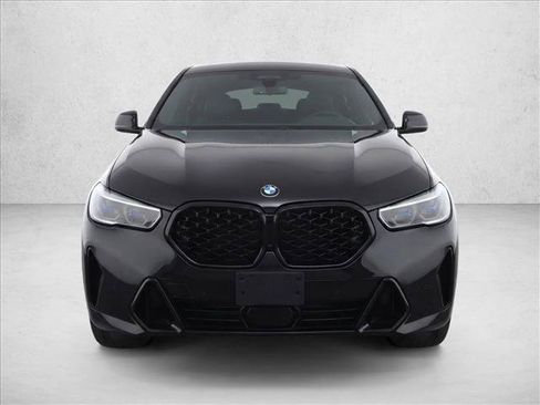 Used 2024 BMW X4 xDrive30i AWD/4WD image 2