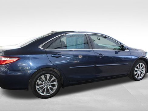 Used 2015 Toyota Camry XLE w/ Moonroof Package FWD image 16