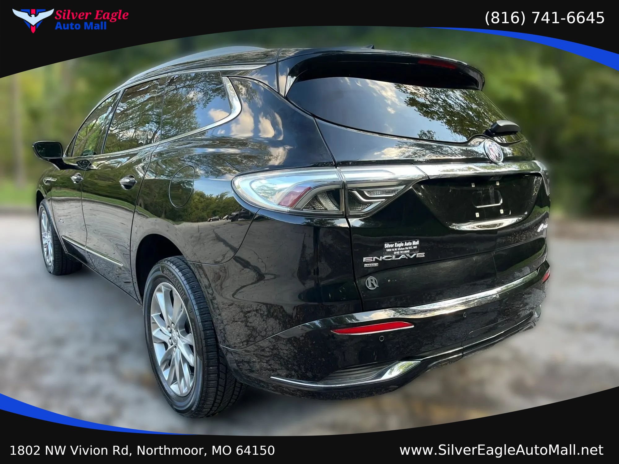 Used 2023 Buick Enclave Avenir w/ Avenir Technology Package AWD/4WD image 4