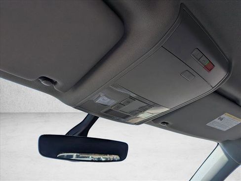 Used 2023 Volkswagen Atlas SE image 13