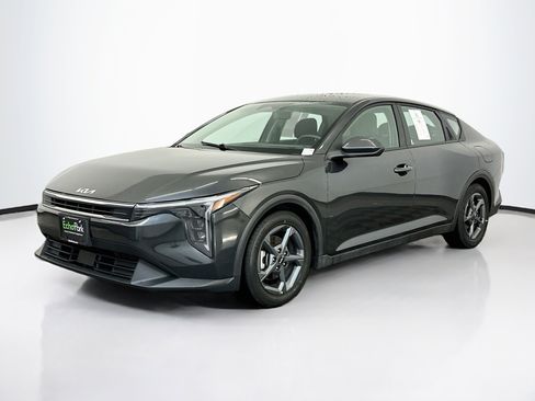 Used 2025 Kia K4 FWD image 3