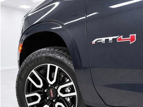 Used 2023 GMC Yukon AT4 AWD/4WD image 11