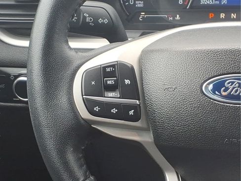 Used 2023 Ford Explorer XLT AWD/4WD image 22