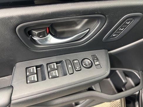 Used 2024 Honda Pilot Touring image 13