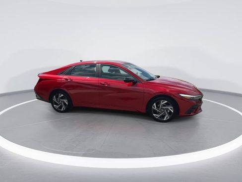 Used 2025 Hyundai Elantra Sport FWD image 9