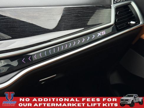Used 2024 BMW X5 sDrive40i w/ M Sport Package RWD image 39