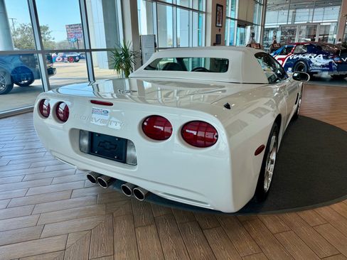 Used 2001 Chevrolet Corvette Convertible w/ Preferred Equipment Group2 image 9