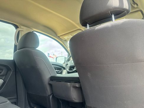 Certified 2022 Nissan Titan SV RWD image 29