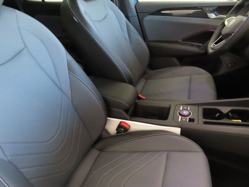 New 2026 Volkswagen Tiguan SE R-Line image 28