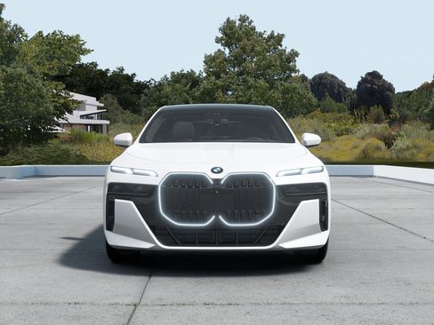 New 2026 BMW 740i RWD image 3