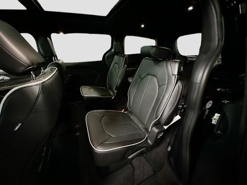 New 2026 Chrysler Pacifica Limited AWD/4WD image 27