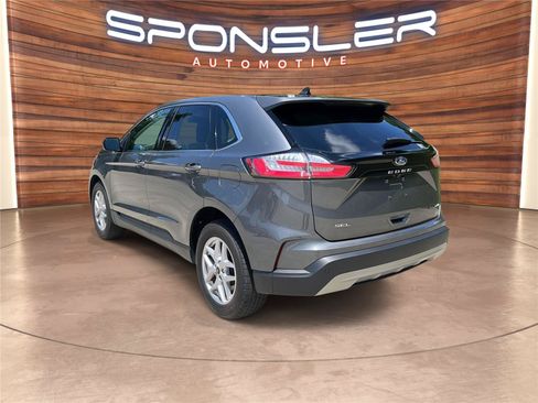 Used 2024 Ford Edge SEL w/ Convenience Package AWD/4WD image 3