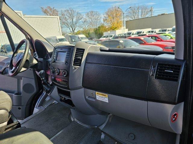 Used 2016 Mercedes-Benz Sprinter 2500 image 10