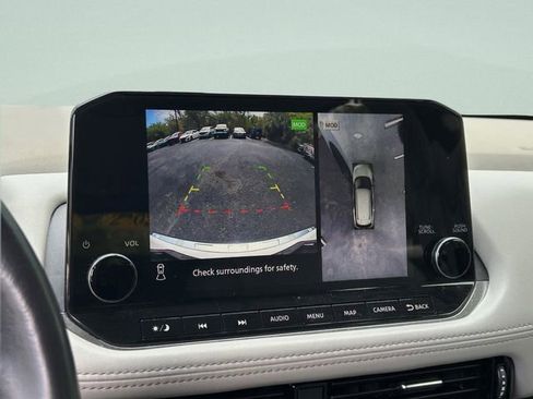 Used 2021 Nissan Rogue SL w/ Premium Package image 28