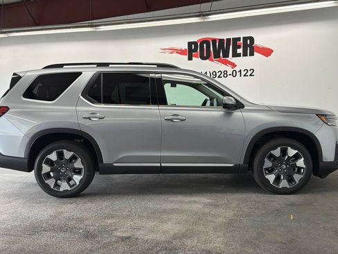 New 2026 Honda Pilot Touring image 2