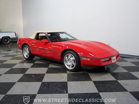 Used 1990 Chevrolet Corvette Convertible RWD image 18