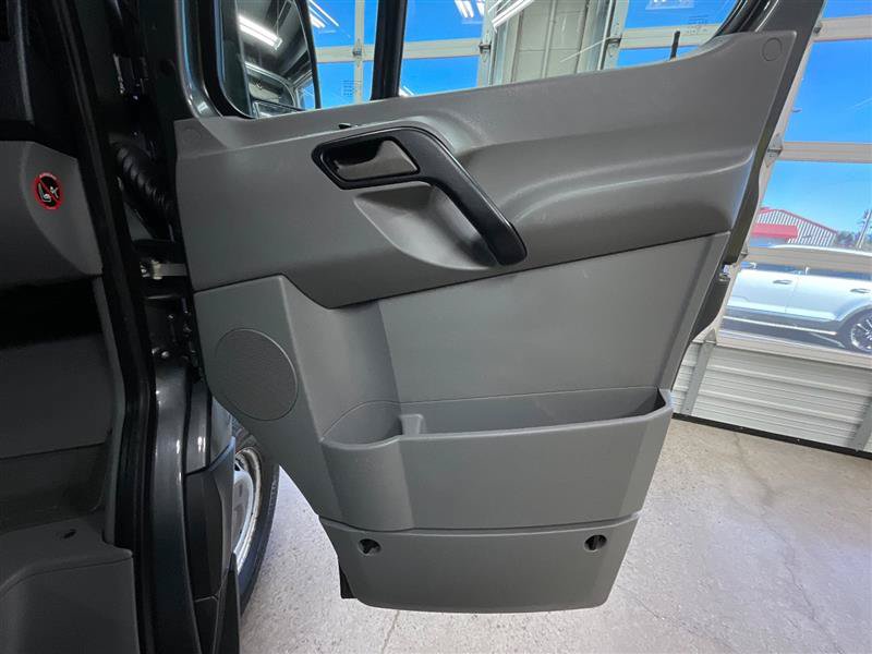 Used 2014 Mercedes-Benz Sprinter 2500 image 18
