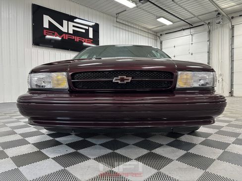 Used 1995 Chevrolet Impala SS RWD image 14