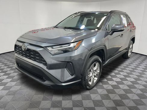 Used 2023 Toyota RAV4 XLE AWD/4WD image 3