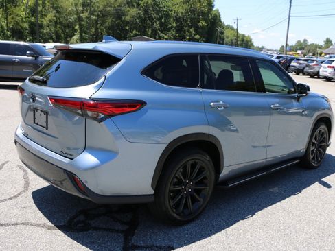 Used 2022 Toyota Highlander Limited FWD image 7