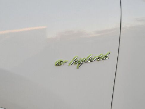 Used 2022 Porsche Cayenne E-Hybrid Coupe image 14