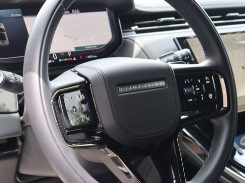 Used 2025 Land Rover Range Rover Sport Dynamic SE AWD/4WD image 19