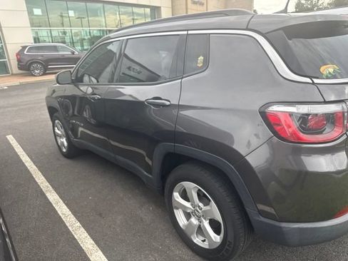Used 2019 Jeep Compass Latitude w/ Popular Equipment Group AWD/4WD image 4